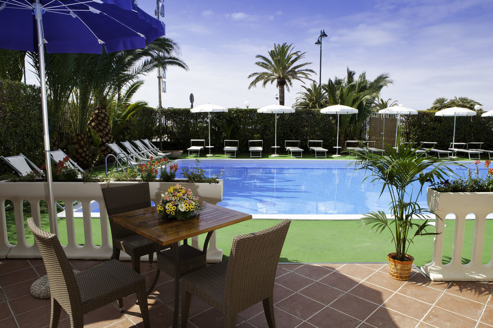 Grand Hotel Forte dei Marmi Bagian luar foto