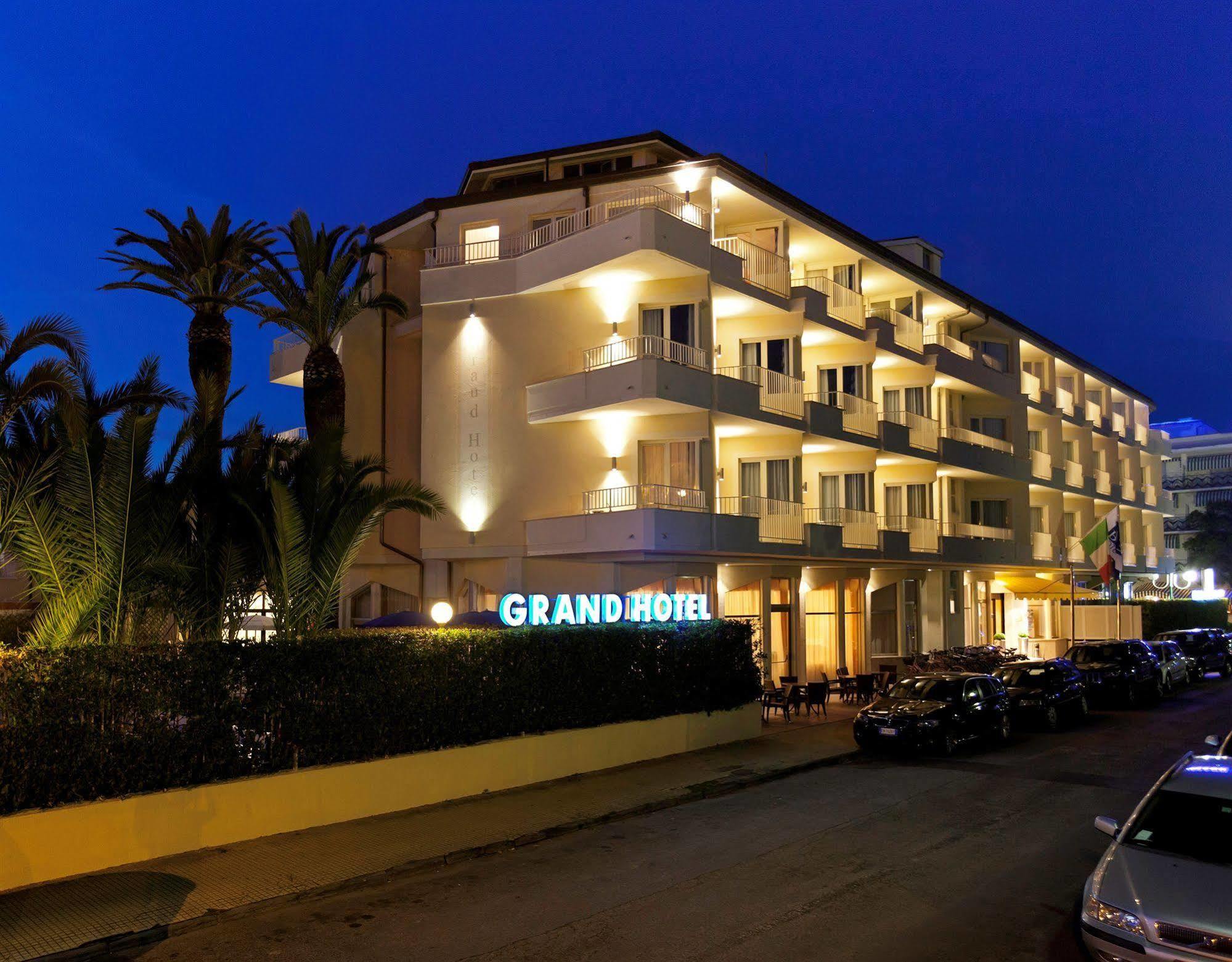 Grand Hotel Forte dei Marmi Bagian luar foto