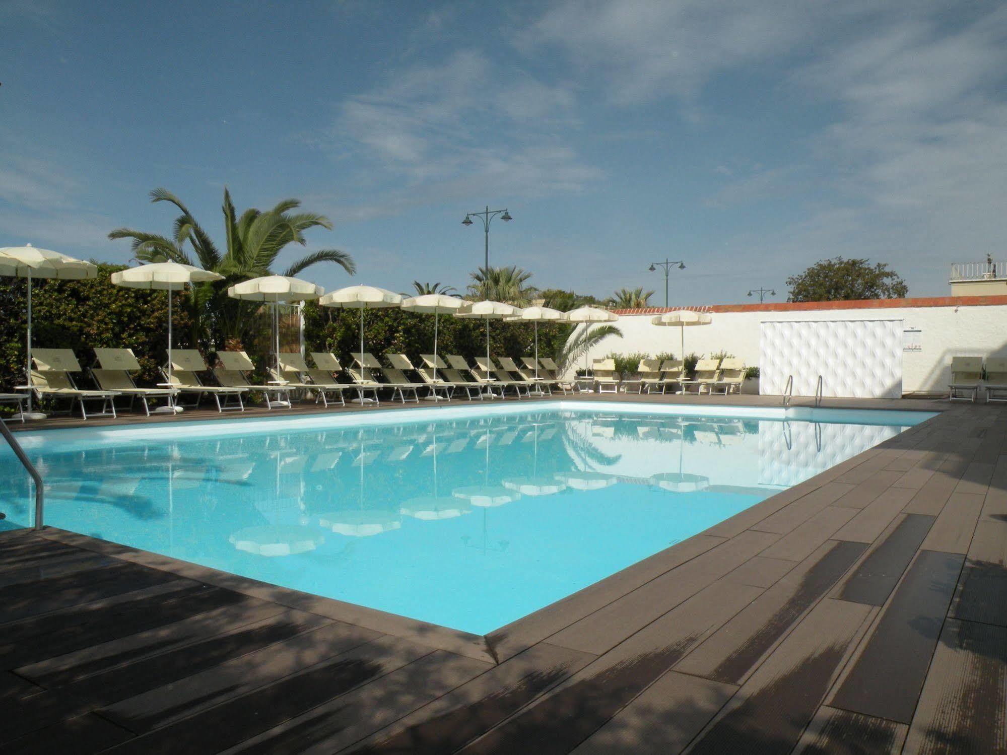 Grand Hotel Forte dei Marmi Bagian luar foto