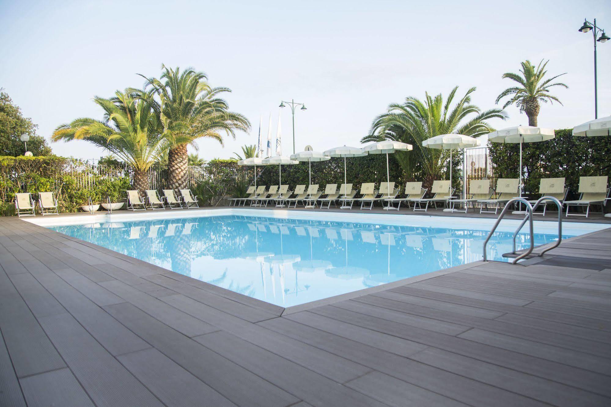 Grand Hotel Forte dei Marmi Bagian luar foto